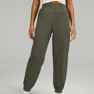 Lululemon Relaxed High Rise Jogger in Carob Brown, Size 4 RARE